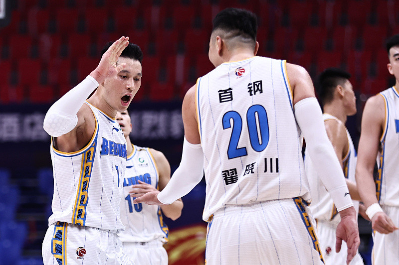 北京首钢迎葡超关键赛;冲刺阶段回应争议;引发热议;阵容厚度经受考验 北京首钢迎葡超关键赛;冲刺阶段回应争议;引发热议;阵容厚度经受考验